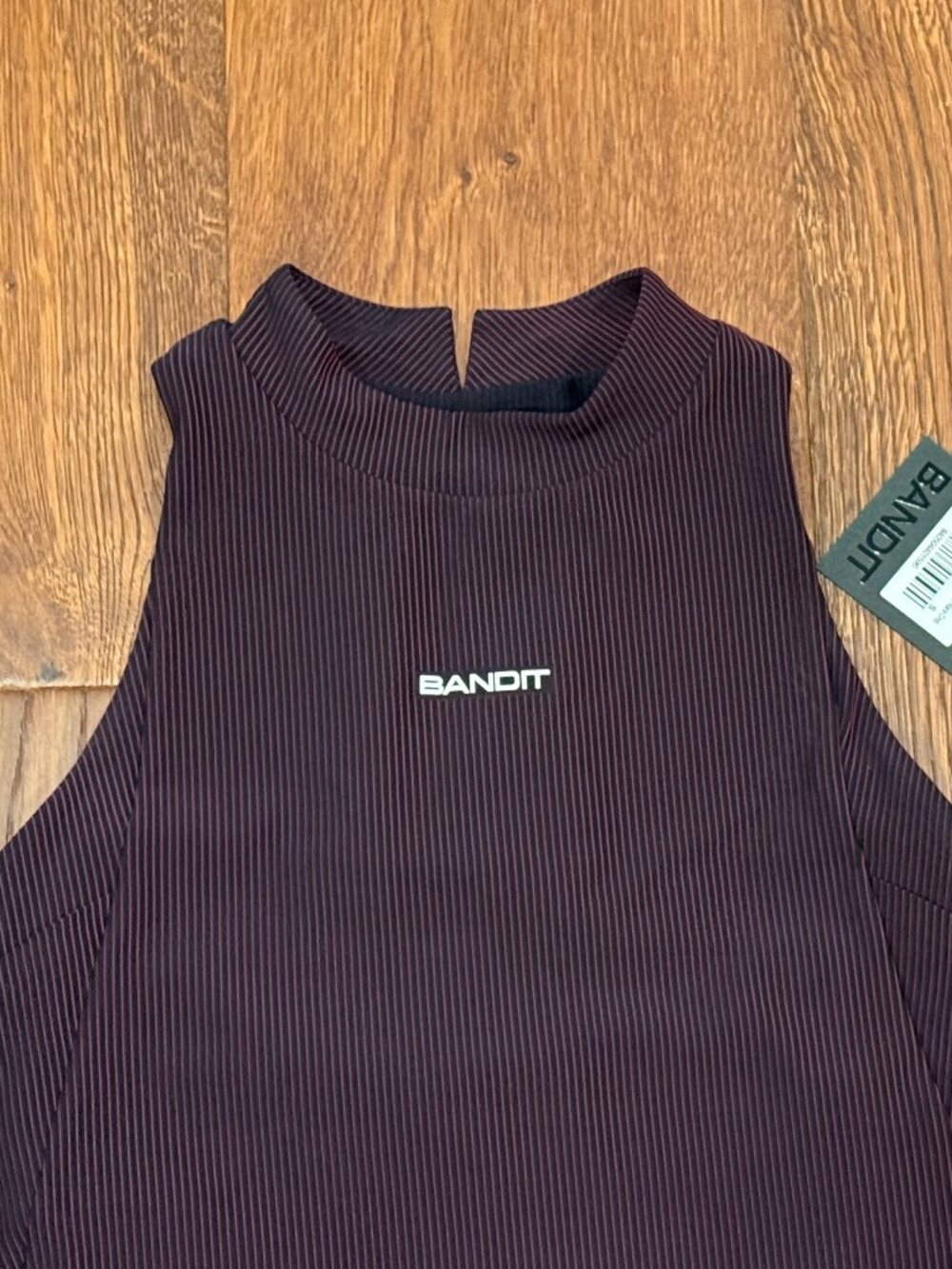 NWT - Bandit - Striped Cadence Vaso Race Crop - Black/Fig Stripe - Size Small - Picture 8 of 9